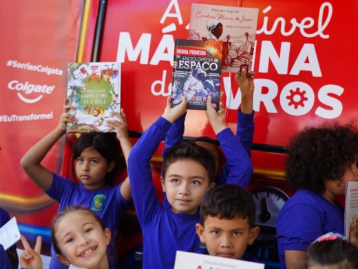 “Incrível Máquina de Livros” chega a Passo Fundo e transforma leitura em experiência interativa