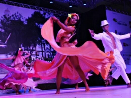 Público de Passo Fundo se despede do Festival Internacional de Folclore