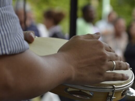 Samba Trio Latino é a atração do Música na Praça