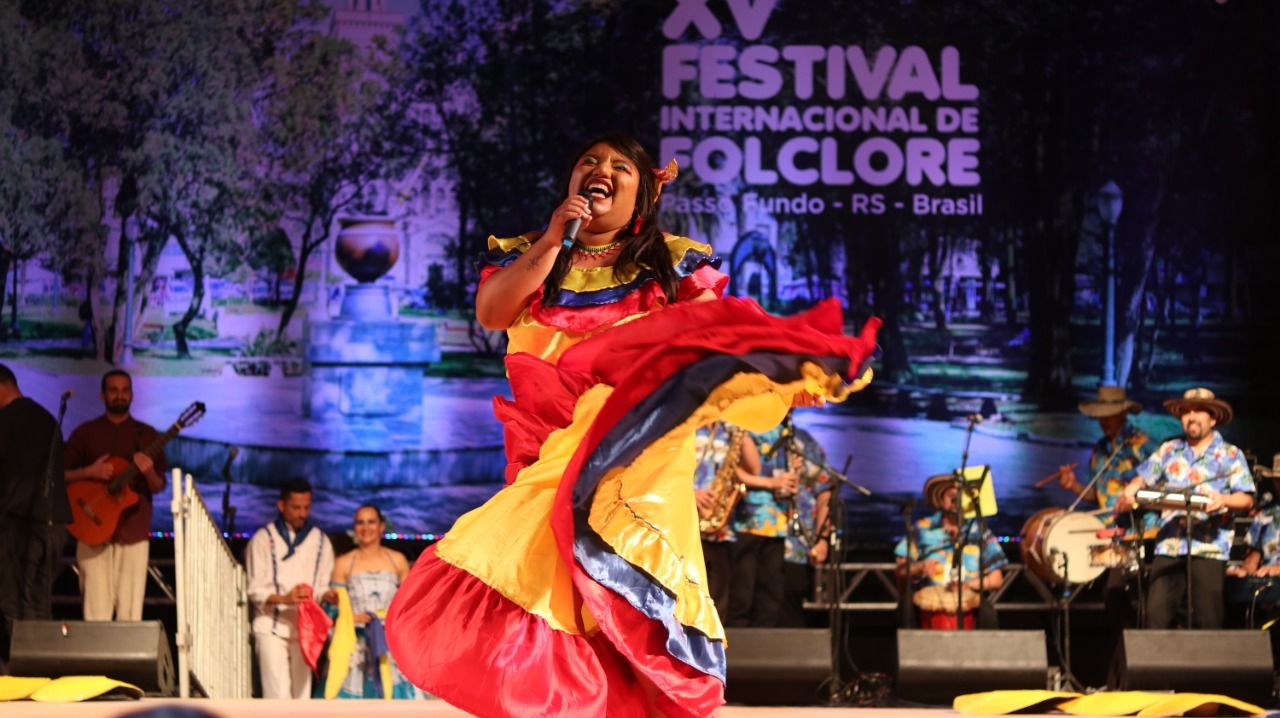 XV Festival Internacional de Folclore de Passo Fundo: primeira noite é marcada por emoção