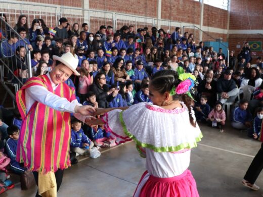 Nas escolas e nos bairros: Festival de Folclore amplia acesso à cultura descentralizando apresentações