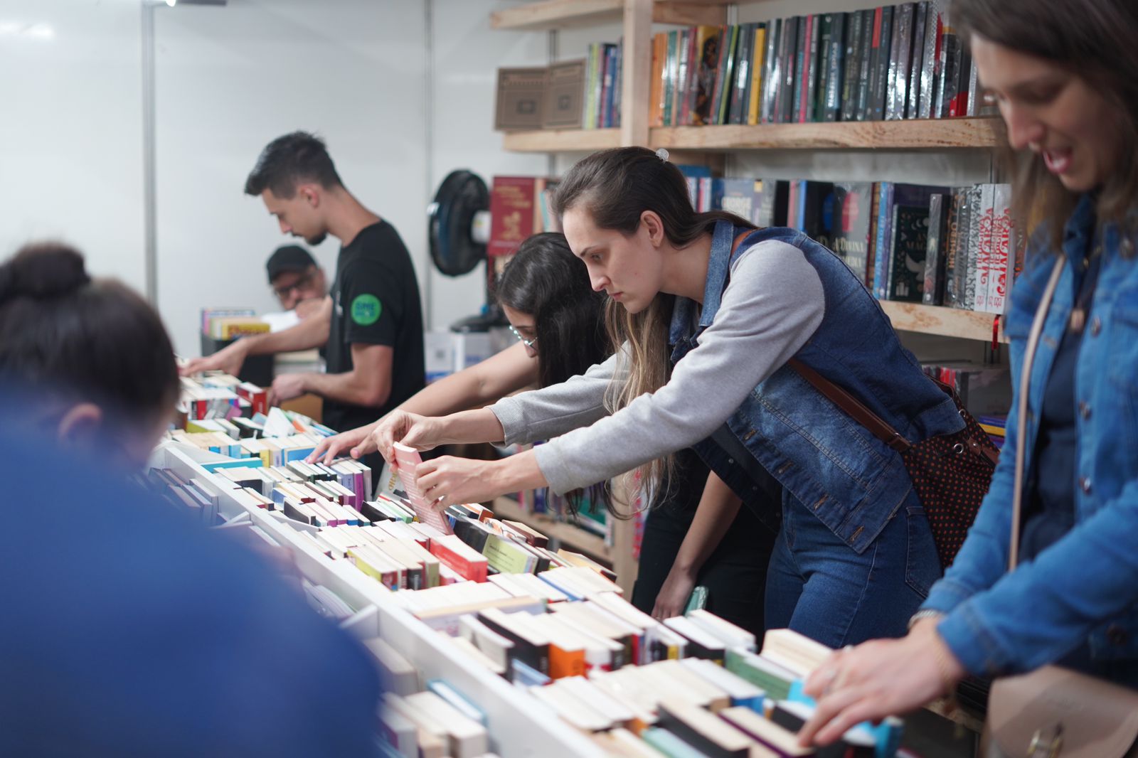 Prefeitura abre oficialmente a Feira do Livro