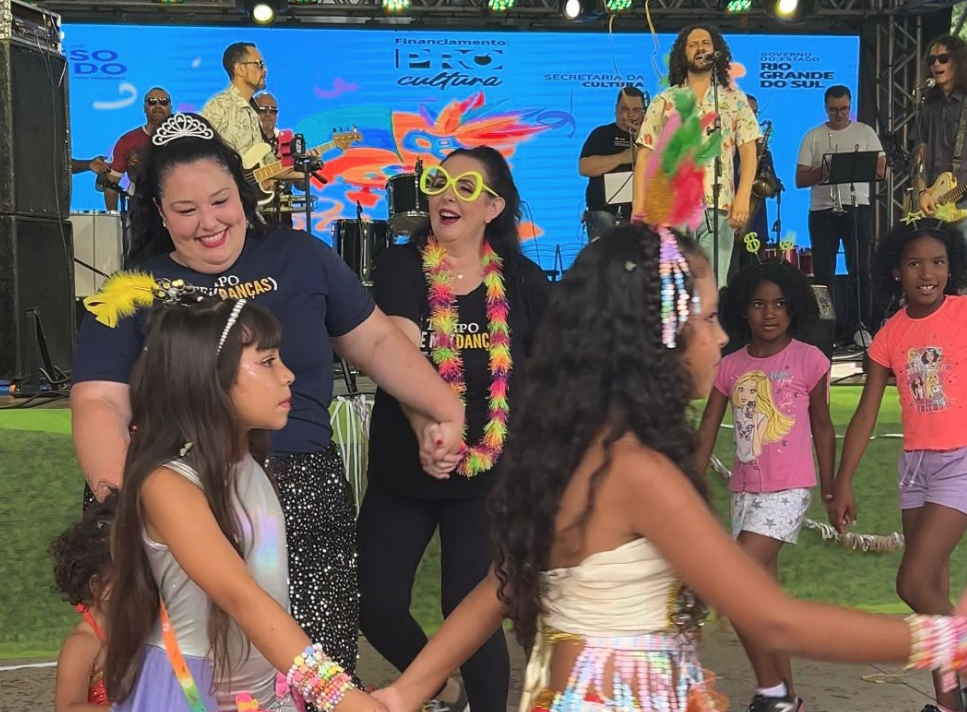 Carnaval Popular reúne gerações e transforma o Parque da Gare em um grande encontro de alegria e convivência