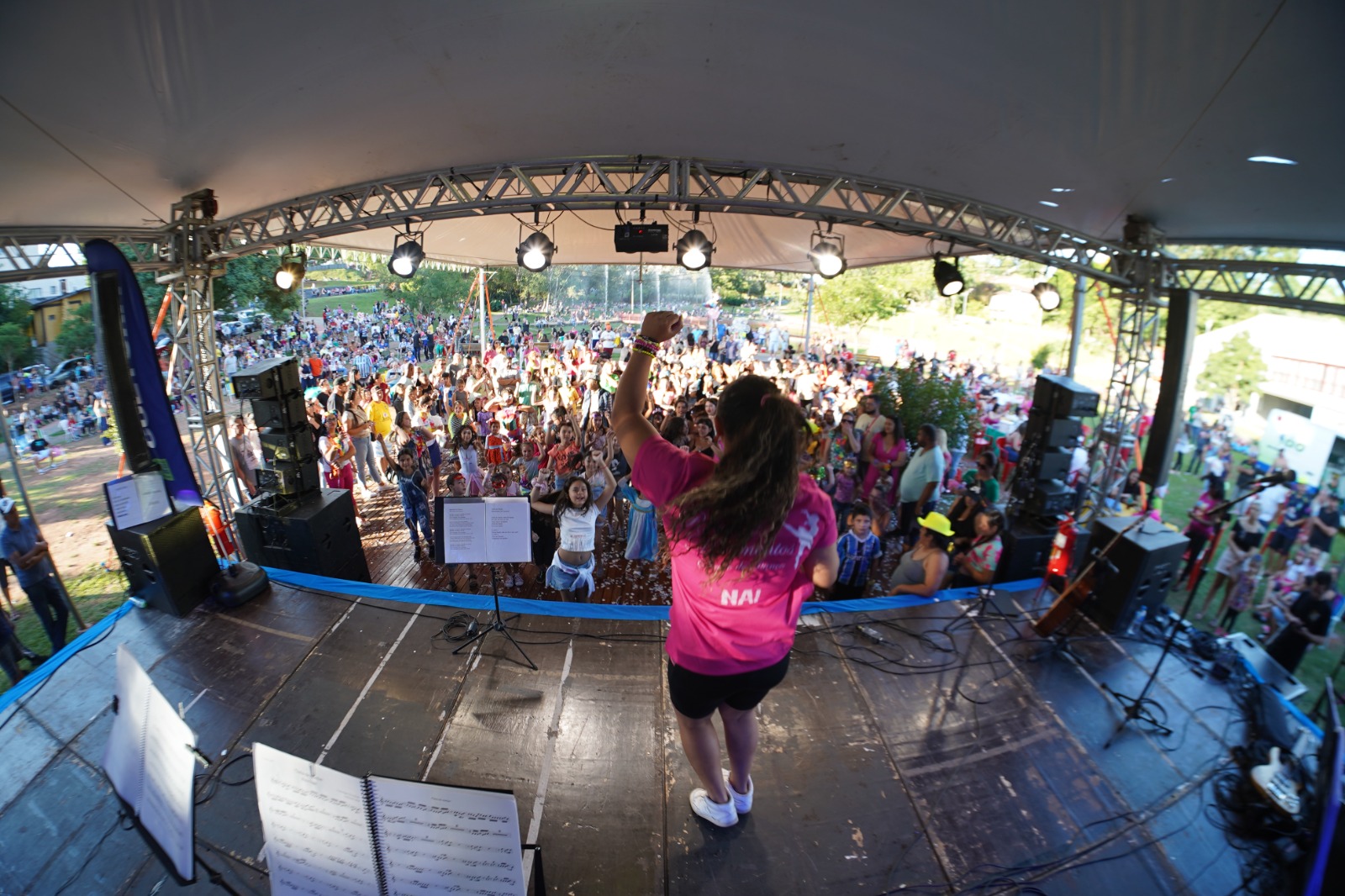Carnaval Popular agita Passo Fundo com música, tradição e alegria no Parque da Gare