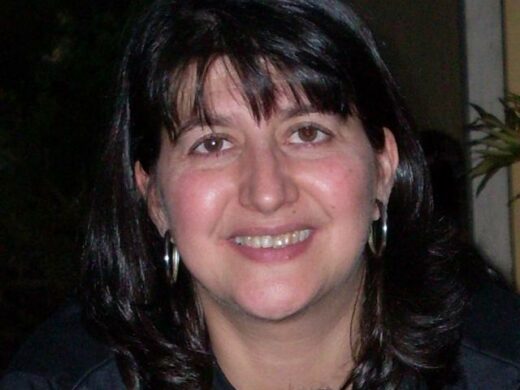 Cibele Hübner é a professora emérita 2010
