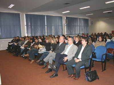 Mais de 300 pessoas participaram do encontro no Colégio Notre Dame
