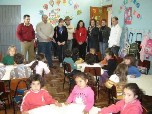 Escola da Prefeitura recebe doação Justiça Federal