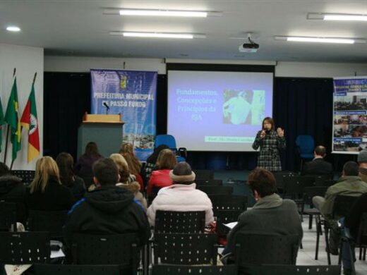 Seminário de Educação Popular promove oficinas