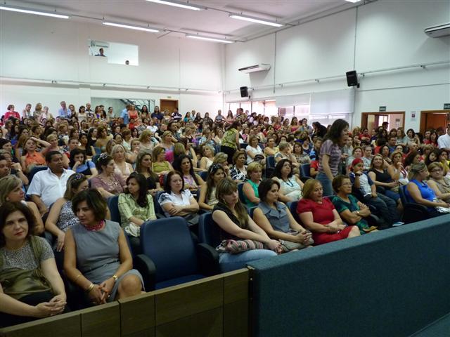 A solenidade foi no Plenário da Câmara Municipal de Vereadores e reuniu autoridades, representantes da rede municipal de ensino e familiares dos diretores empossados.