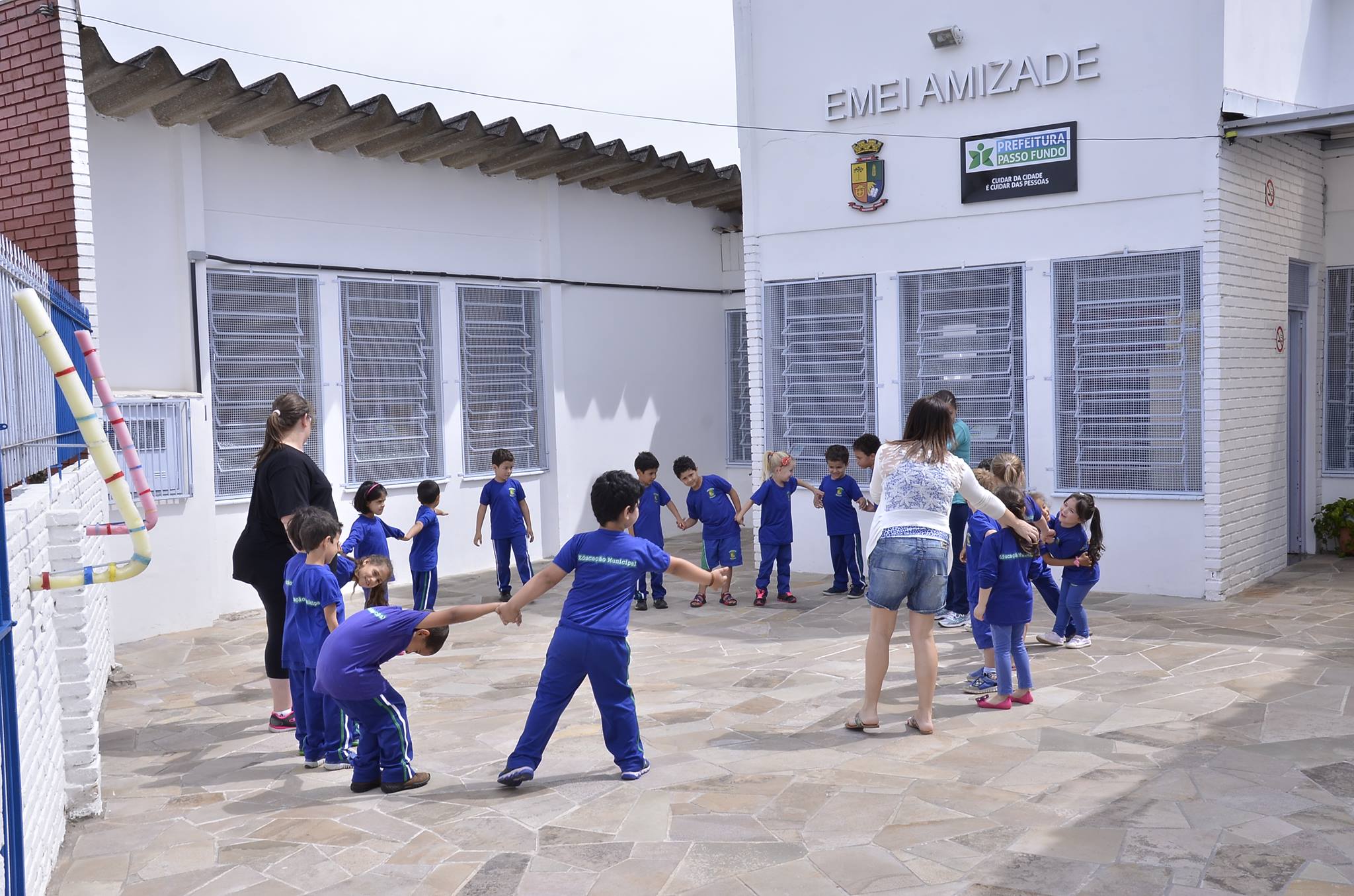 30102015_emeiamizade2