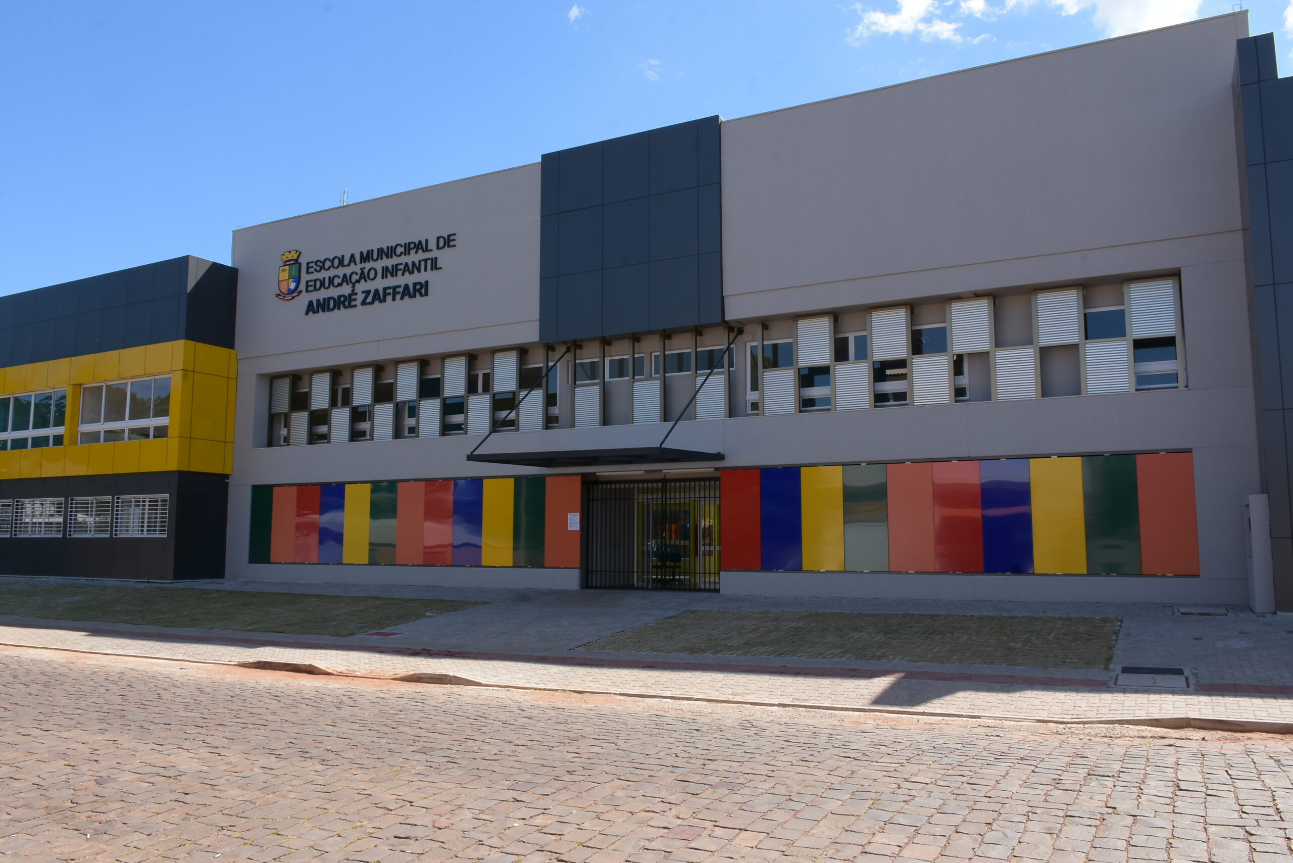 Prefeitura inaugura primeira escolamodelo Secretaria de Educação
