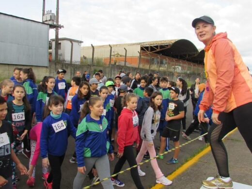 ﻿EMEF Wolmar Salton promove rústica para alunos