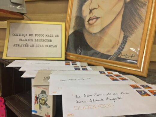 Exposição sobre vida e obra de Clarice Lispector