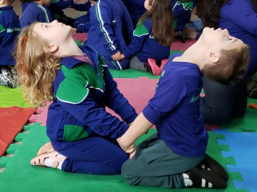 Semana do Brincar: alunos fazem aula de pilates