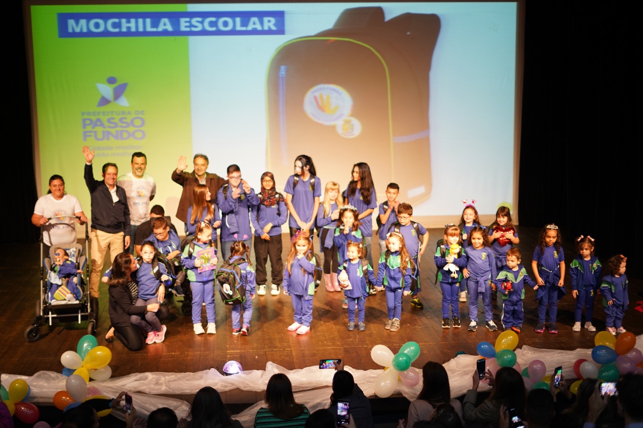 Prefeito Pedro confirma entrega da mochila escolar para os alunos da rede municipal