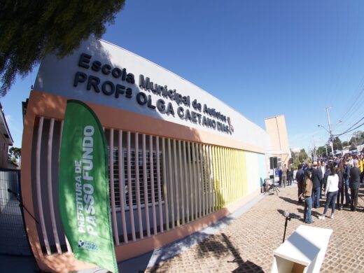 Prefeitura entrega novas instalações da Escola Municipal dos Autistas à comunidade escolar