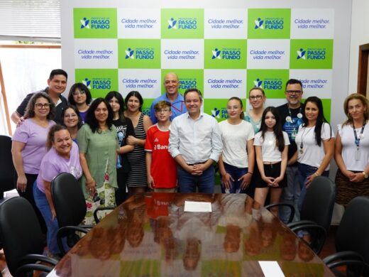 <strong>Prefeito Pedro recebe alunos vencedores do projeto Missão Cidade Educadora</strong>