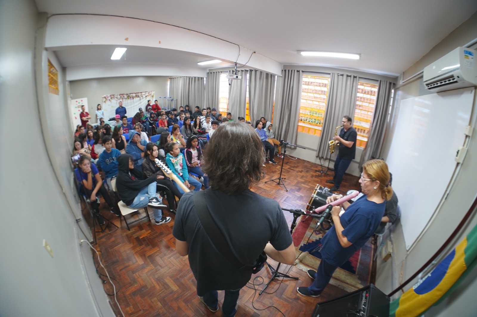 Prefeitura abre inscrições para alunos que queiram integrar a Escola Pública de Música Yamandu Costa