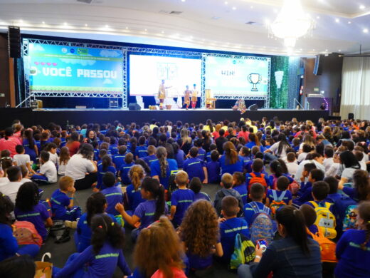 Cerca de 2 mil alunos da rede municipal celebram conclusão da Educação Infantil