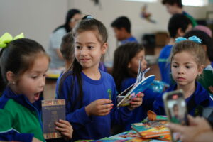 Alunos da rede municipal de Santos mostram talento com jogos, robótica e  programação