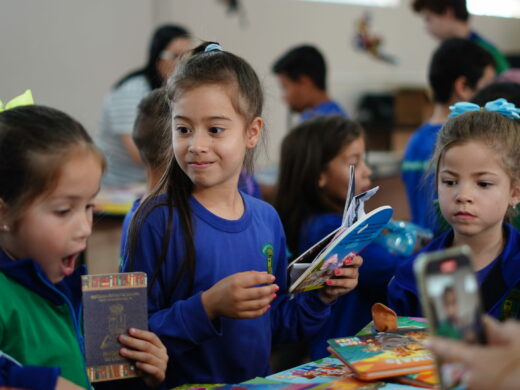 Passaporte da Leitura: Escolas recebem visita de livreiros para troca do vale-livro