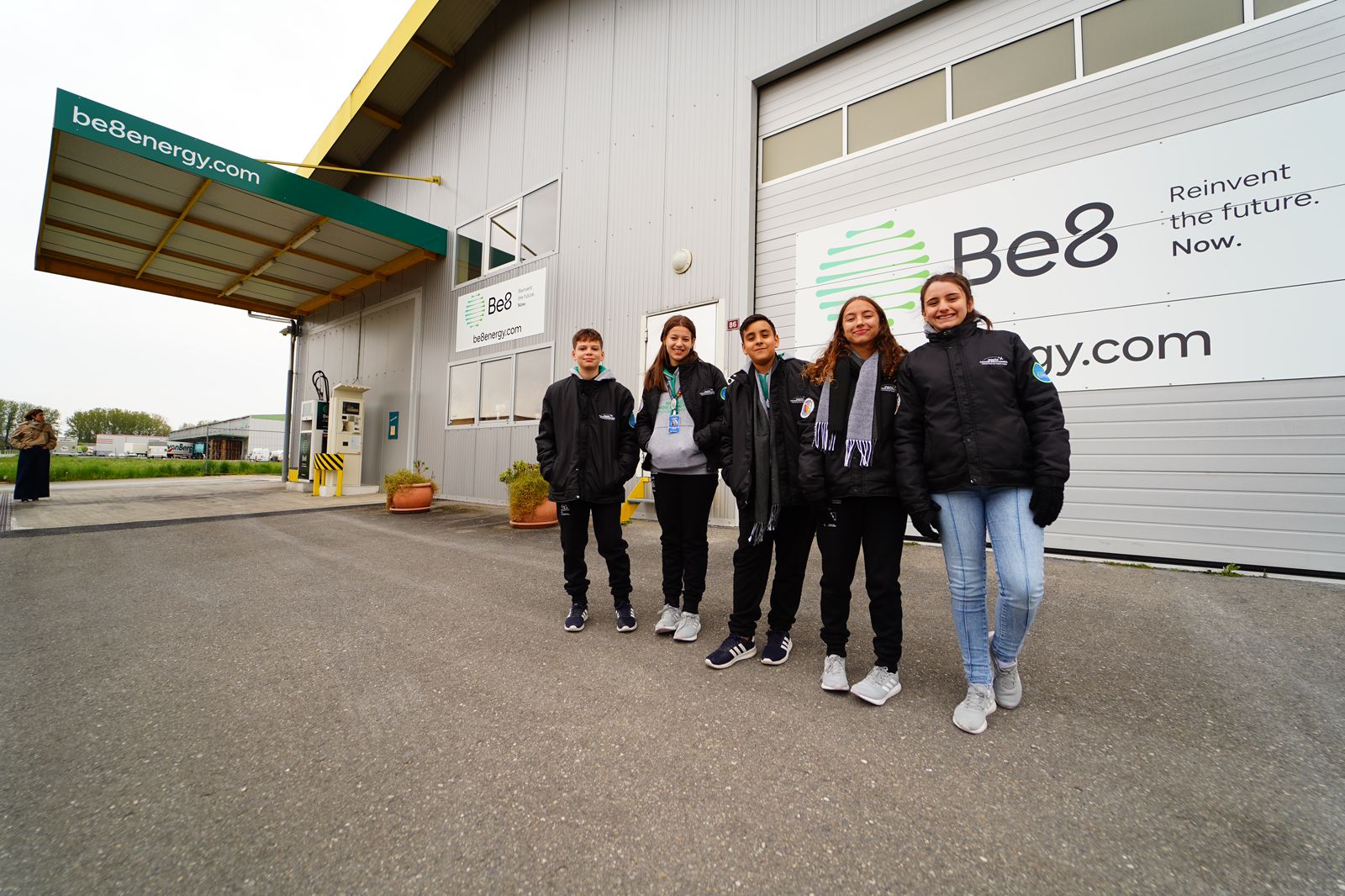 Alunos embaixadores de Passo Fundo conhecem fábrica da Be8 na Suíça