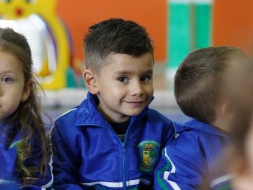 Inscrições, rematrículas e transferências para a rede municipal de ensino abrem nesta semana