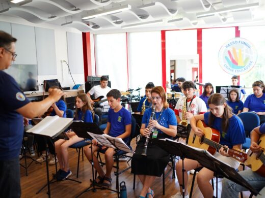 Prefeitura abre inscrições para Escola Pública de Música Yamandu Costa