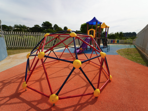 Prefeitura conclui instalação de playground em todas as escolas e avança na revitalização da infraestrutura escolar