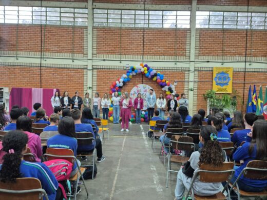 Prefeitura entrega reformas na EMEF Senador Pasqualini