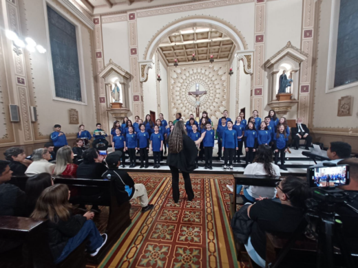 Coral formado por alunos de escolas municipais faz sua estreia no Festival Canto Coral de Passo Fundo