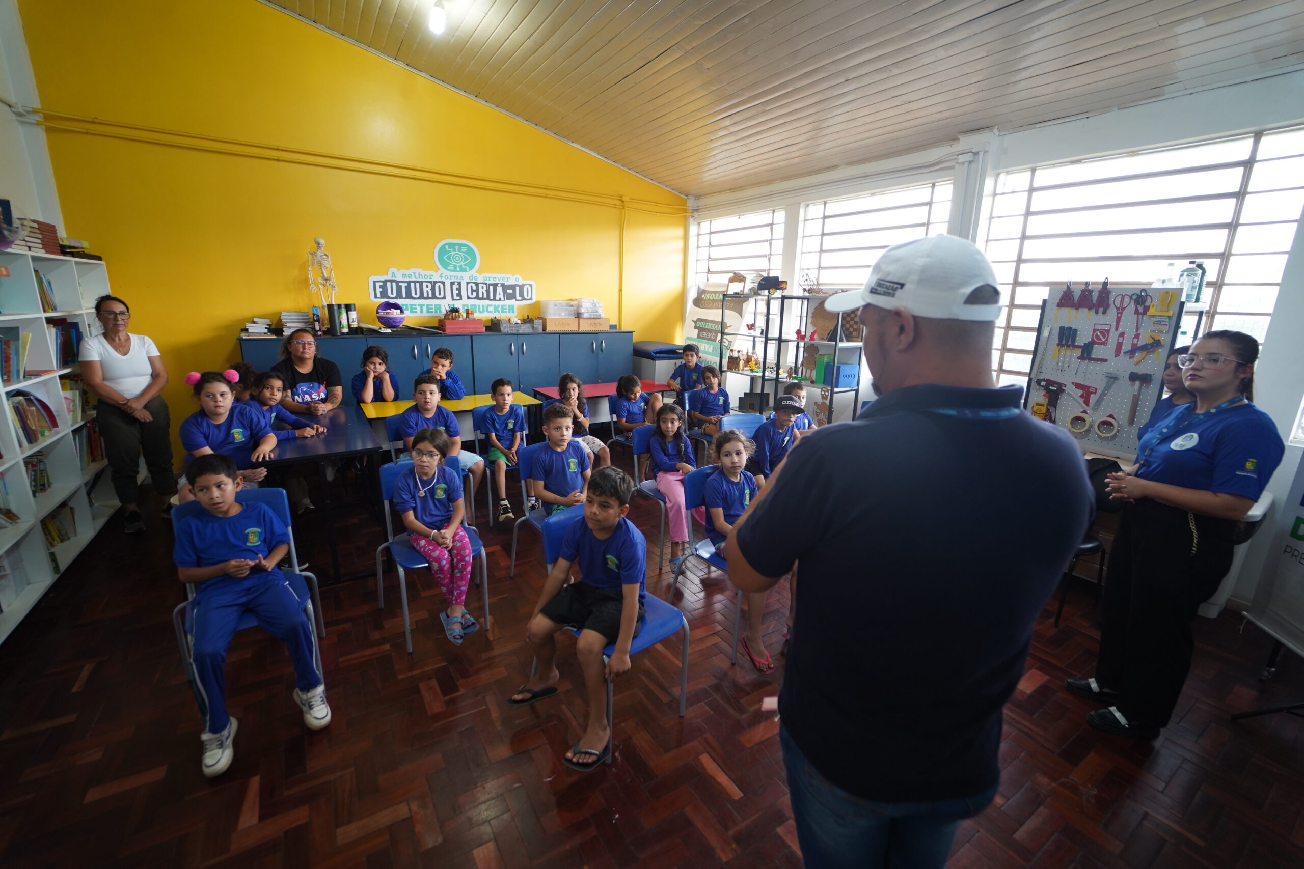 Programa Escola + Segura leva ações preventivas e atividades educativas às escolas municipais