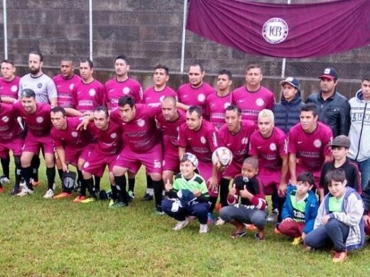Beco Santa Marta é campeão da segunda divisão