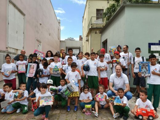 Doação de brinquedos arrecadados na Corrida de Rua