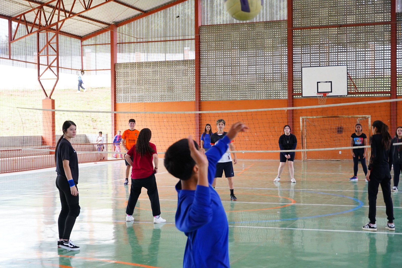 Escola Pública de Esportes atende dezenas de crianças com modalidades gratuitas em Passo Fundo