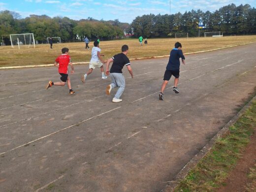 Alunos da Escola Pública de Esportes da Prefeitura se destacam na fase municipal do JERGS