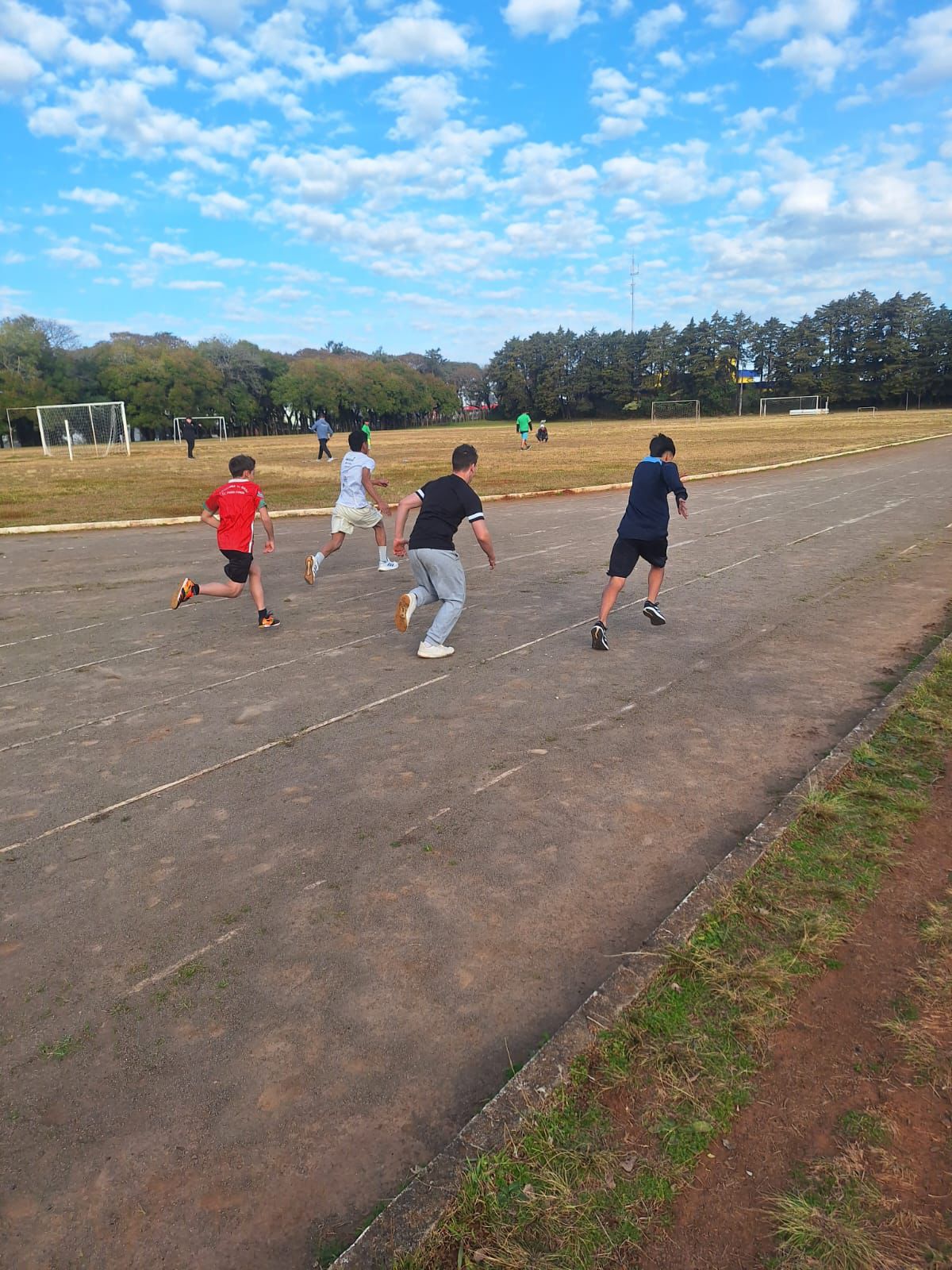 Alunos da Escola Pública de Esportes da Prefeitura se destacam na fase municipal do JERGS