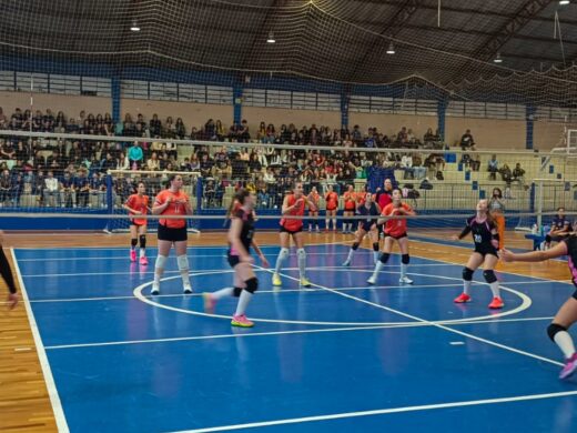 Campeonato Municipal de Voleibol de Base é aberto com participação de 25 equipes em Passo Fundo