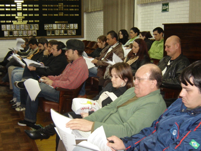 Presentes acompanharam atentos a divulgação dos números positivos