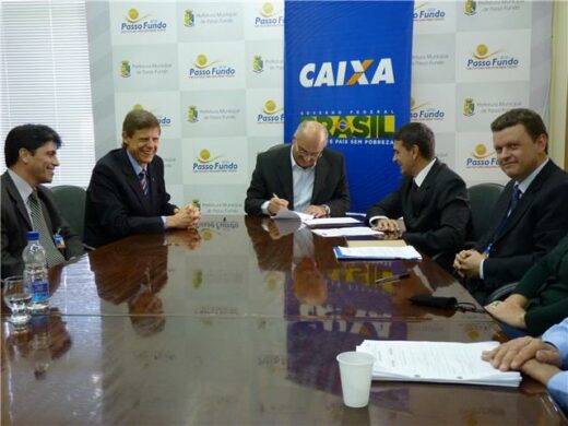 Contrato da folha de pagamento é assinado com a Caixa