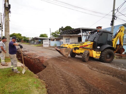 Prefeitura inicia semana com frentes de obras, limpeza e serviços no interior e bairros
