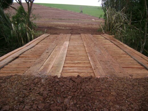 Recuperada mais uma ponte no interior do município