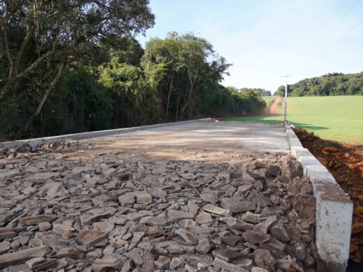 Prefeitura avança com obras no distrito de São Roque