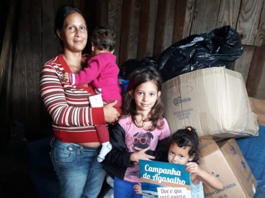 15 mil peças de roupas distribuídas