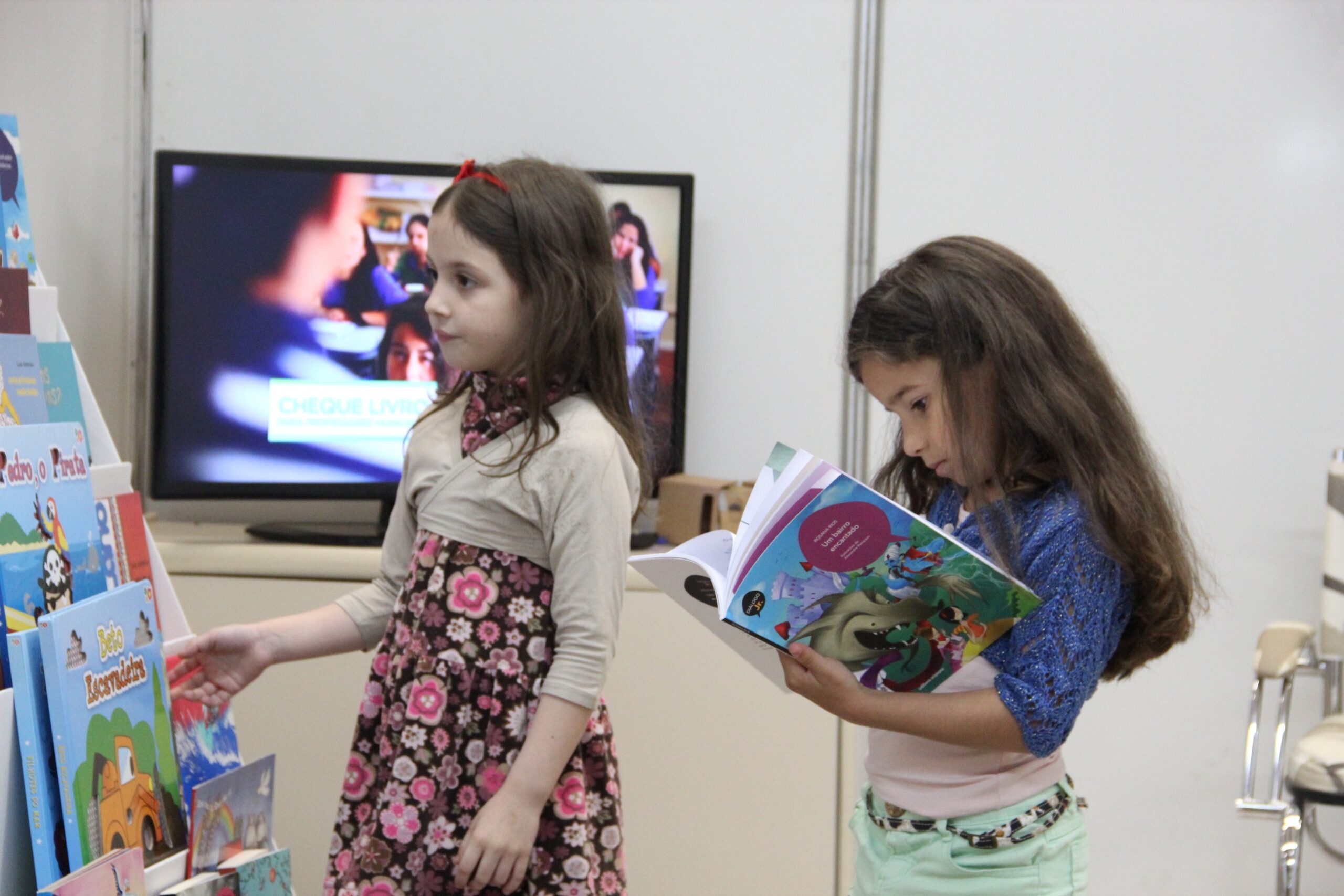 05112015_feirado livro4