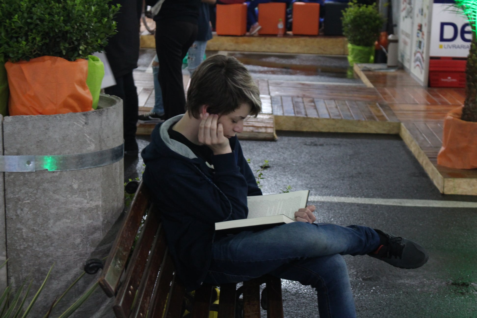 081119_feira3