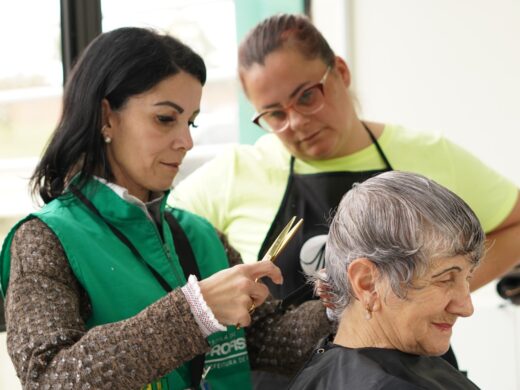 Escolas das Profissões: qualificação e serviços para a comunidade