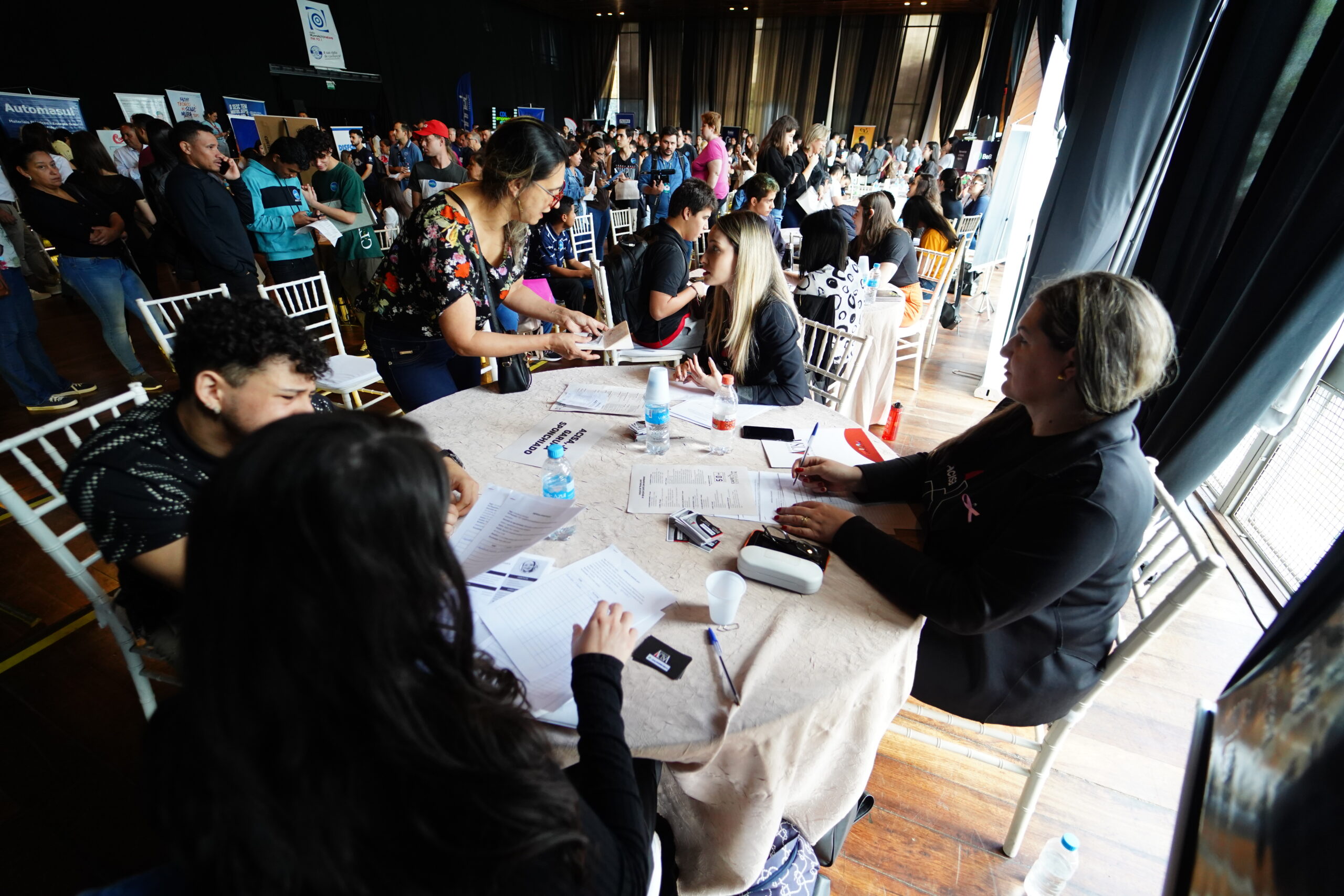 Café com Emprego: Mais de 800 pessoas participam do evento