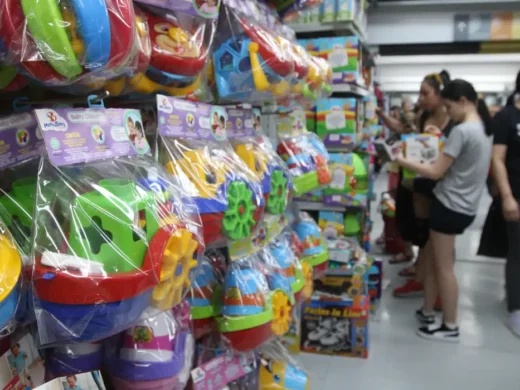 Pagamento da primeira parcela do 13º salário deve injetar R$ 157 milhões na economia do município