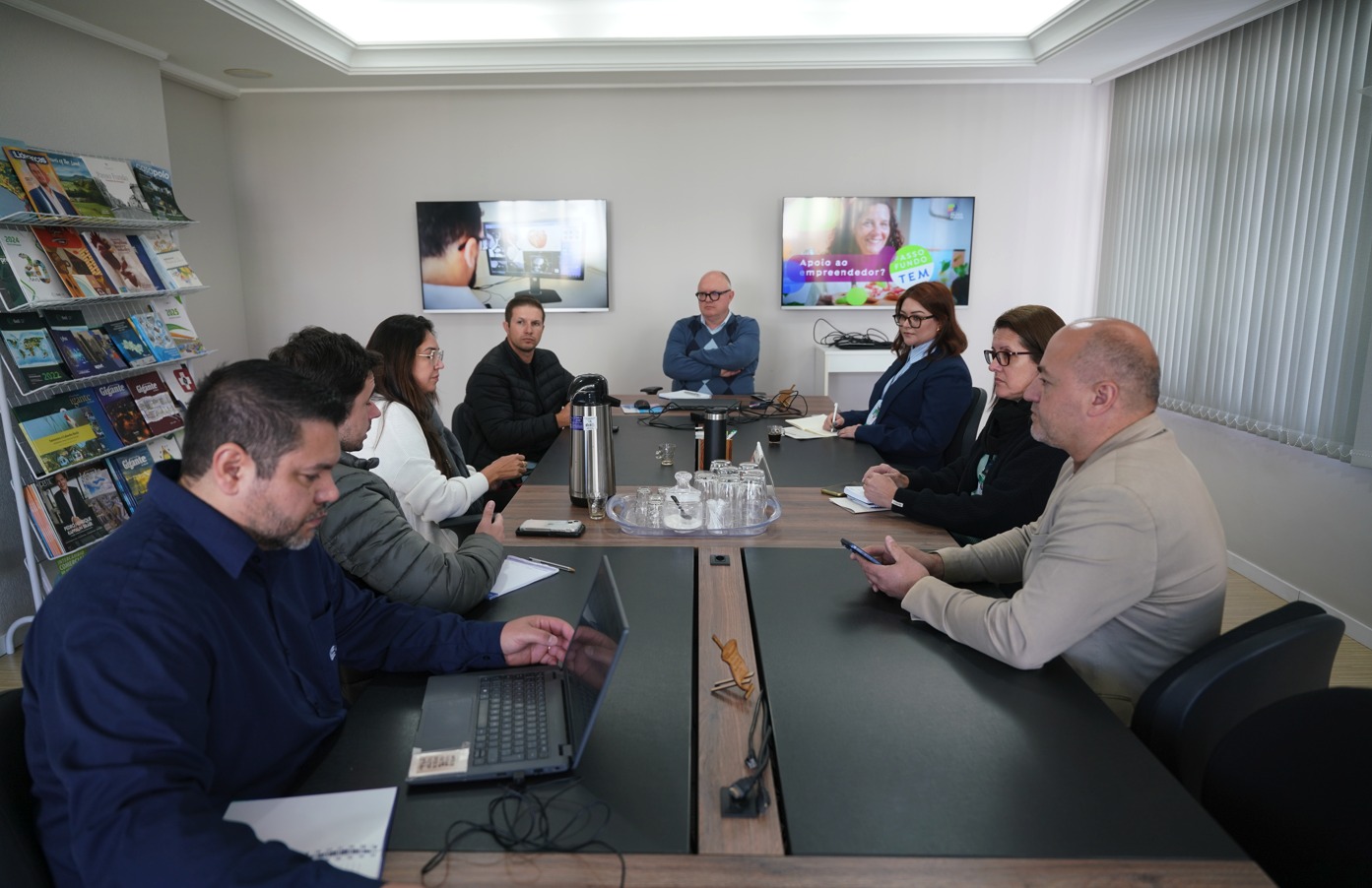 Prefeitura e Procon cobram melhorias no atendimento da Corsan em reunião com a companhia